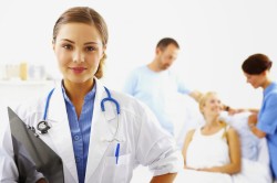 Консультация врача по выбору антибиотика для лечения ангины